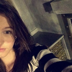 Meet your Posher, Caitlin
