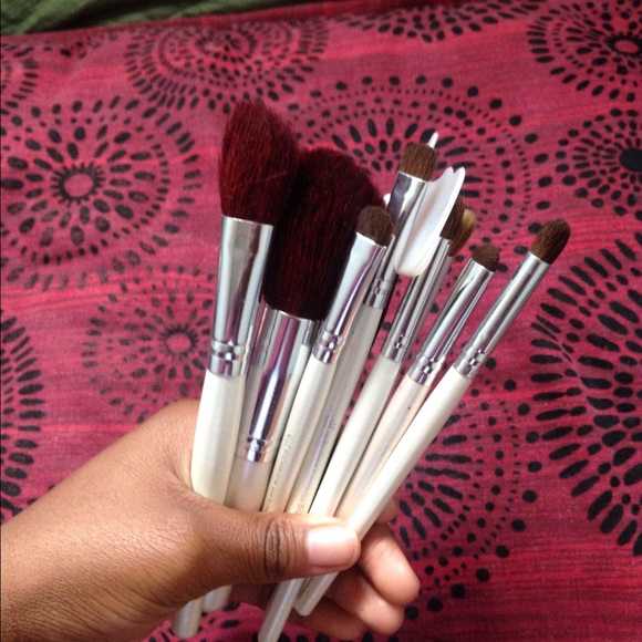 ELF make up brushes