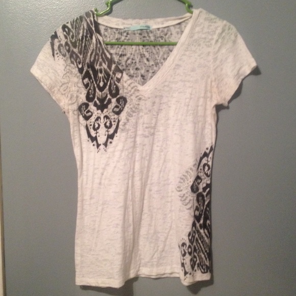 Black and white Aztec print t-shirt