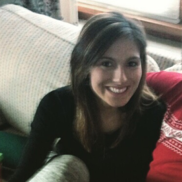 Meet your Posher, Kayla - Picture 2 of 3