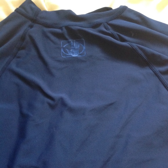 Body Glove Rashguard - Picture 2 of 3