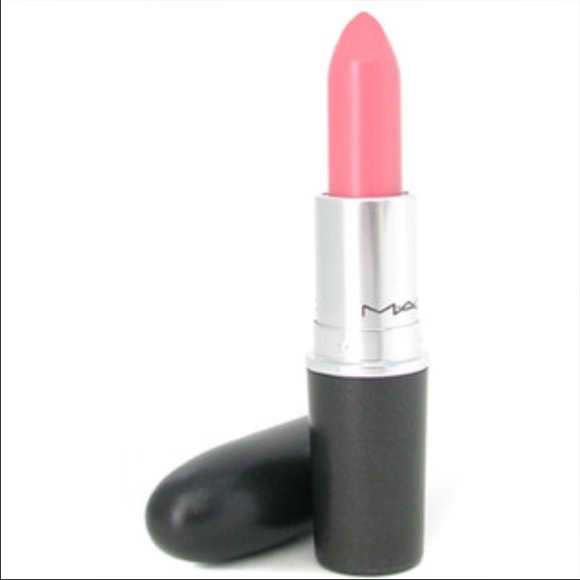 mac giddy lipstick