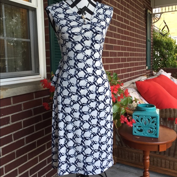 Diane von Furstenberg Dresses & Skirts - DVF sleeveless wrap dress