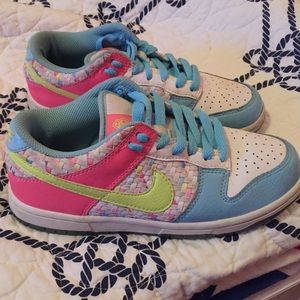 Used Women's Nike tennis shoes