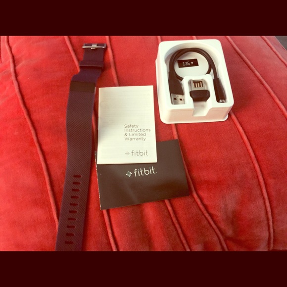 Fitbit Charge HR - like new, accessories included