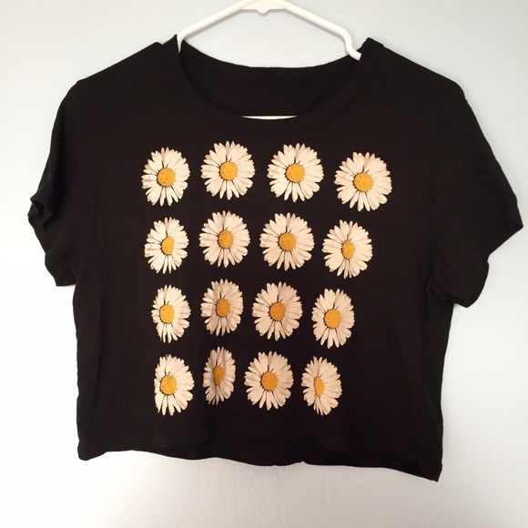 🌟Sold on Merc🌟 Urban Outfitters Daisy Crop Top - Picture 1 of 1