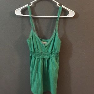 Adorable small Hollister green top!