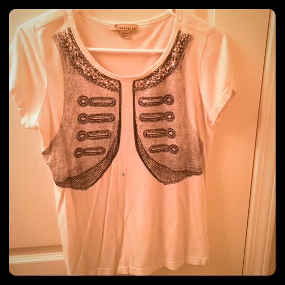 T-shirt.