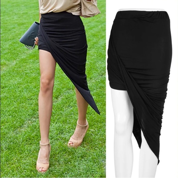 Dresses & Skirts - 💥HP💥Trendy Hi Lo Skirt