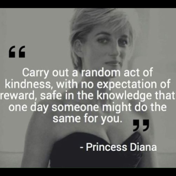 Hello Poshers! 💗❤️👸🏻❤️💗 - Picture 4 of 4