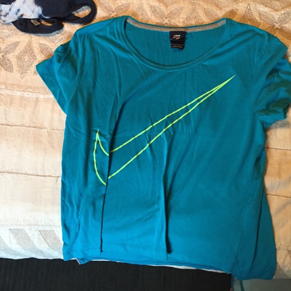 Nike workout top