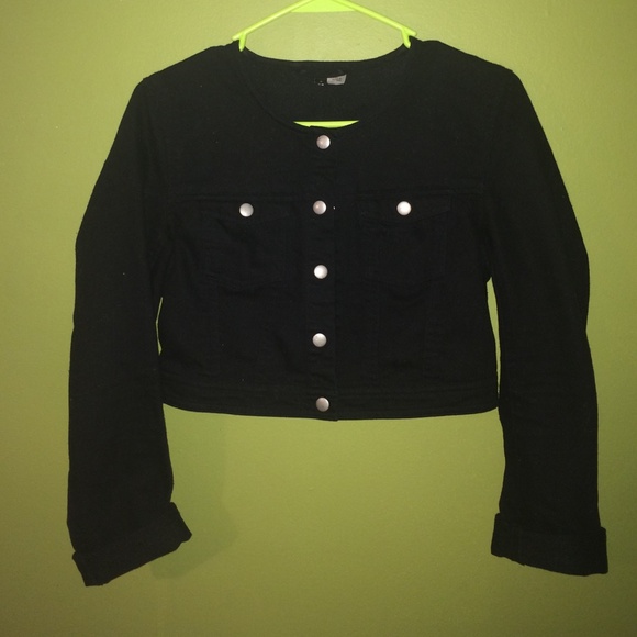 Black crop jean jacket