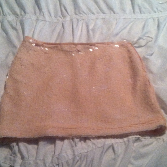 Pink sequin skirt - Picture 2 of 3