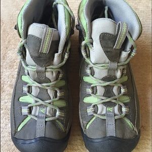 Keen Womens TARGHEE II hiking boots