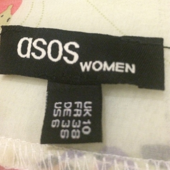 Cream kimono w/ colored floral design and tassels - Picture 2 of 3