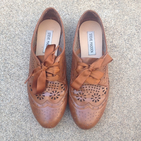 Steve Madden Shoes - SALE 🎉 Steve Madden Cutout Shoes