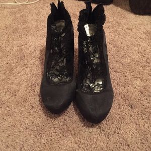 Pretty hightop heels