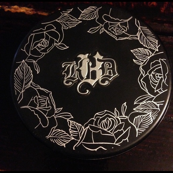 Kat Von D Lock-it Tattoo Powder Foundation