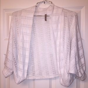 Cream colored cardigan half-sweater