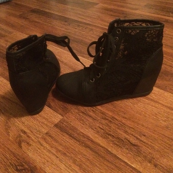 Nature breeze. Lace, lace up wedges. - Picture 2 of 4