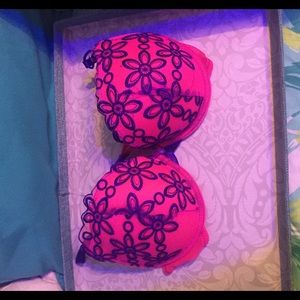 34C  Bra. Pink with blue flowering