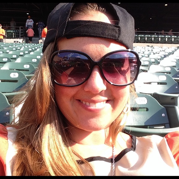 Meet Your Posher, Bobbi! Poshmark Suggested User! - Picture 2 of 4