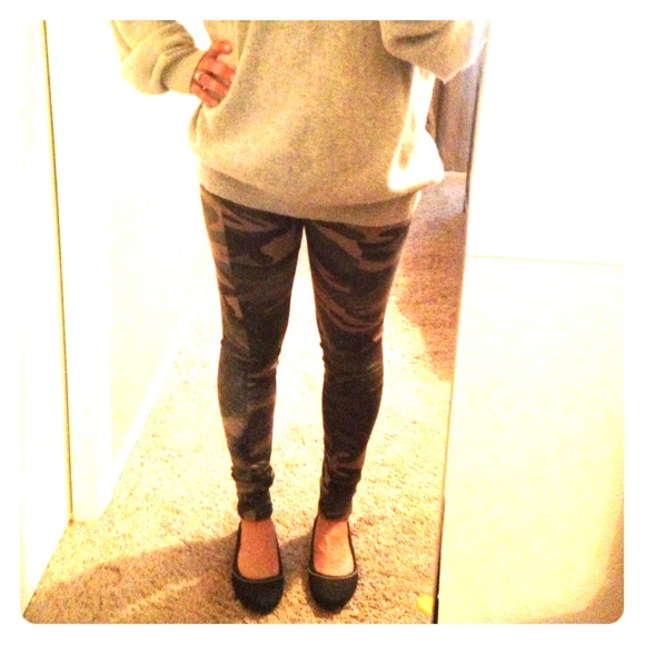 Camo leggings