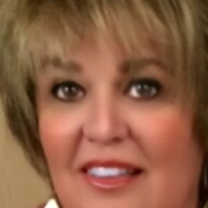 Meet your Posher, Laurie