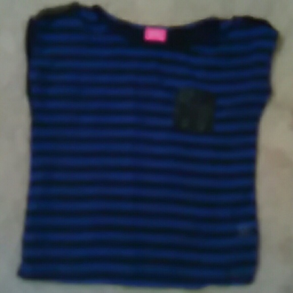 Hey girls, im selling an see through short sleeve