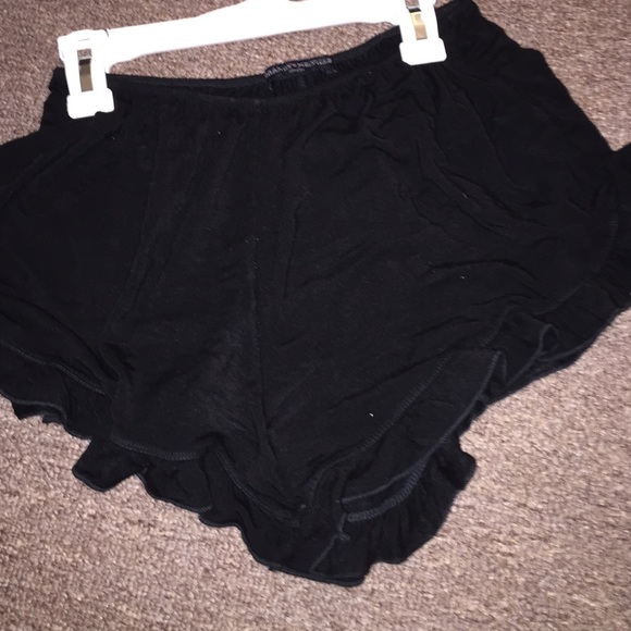 BRANDY MELVILLE VODI SHORTS