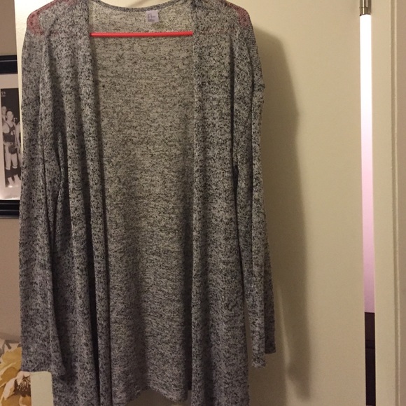 Do not buy. Black speckled cardigan