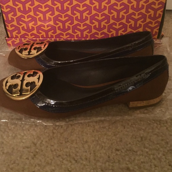 Tory burch flat size 6.5 suede/ patent - Picture 2 of 4