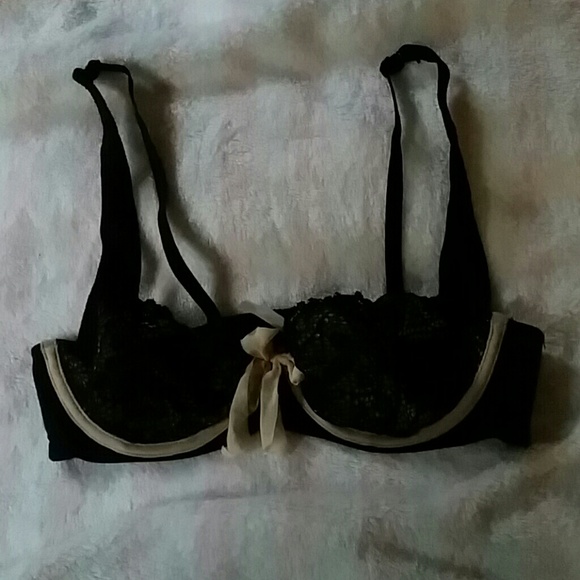 Gillian O'malley lace bra