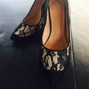 H&M black lace pumps