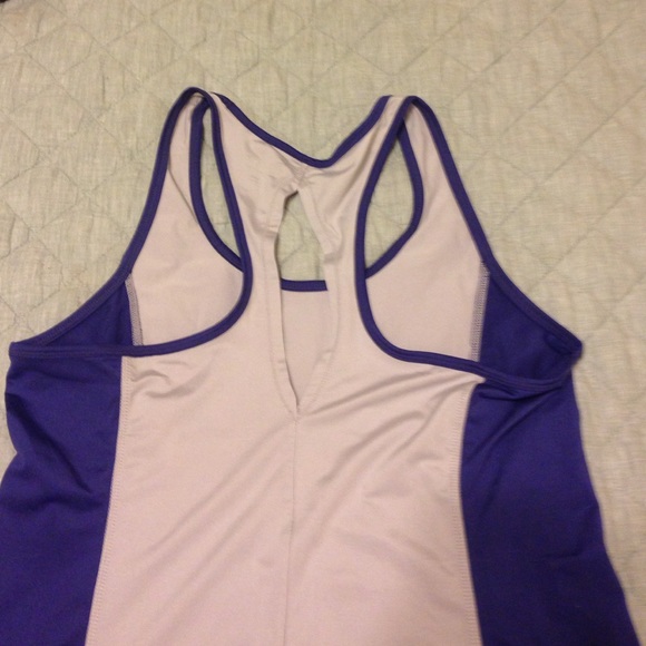 💥💥Final Sale! 💥💥Reebok tank - Picture 3 of 4