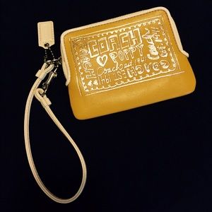 🌼💛 Coach Poppy Yellow & White Wristlet 💛🌼