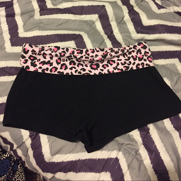 No boundaries yoga short