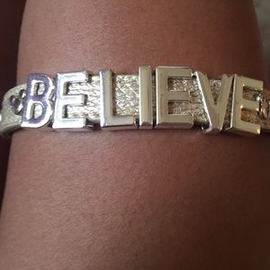 Meet your Posher, Keera