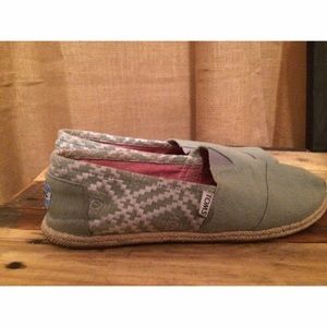 toms