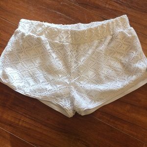 White lace elastic shorts