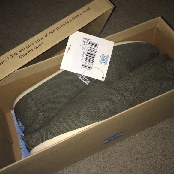 Men's toms