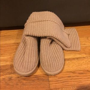 Crochet Beige Size 7 Ugg Boots