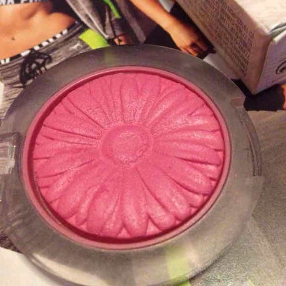 PLUM POP - Picture 2 of 4