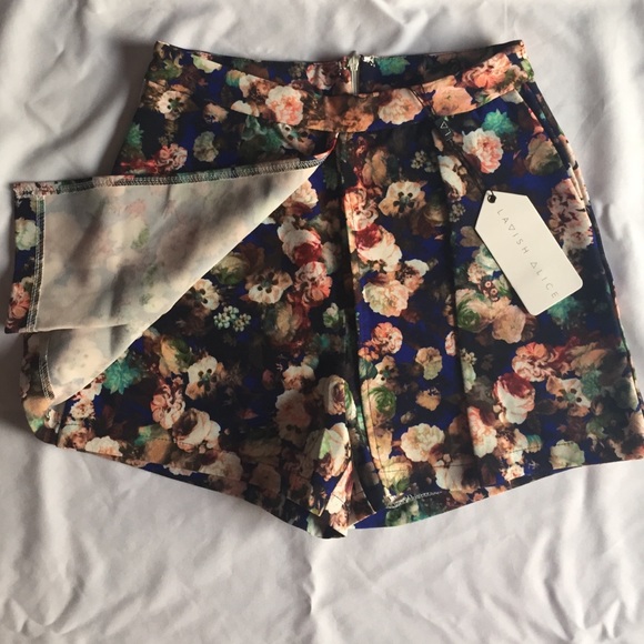 Lavish Alice EuroSz: 6/ US Sz: 0-2 Skort/Shorts