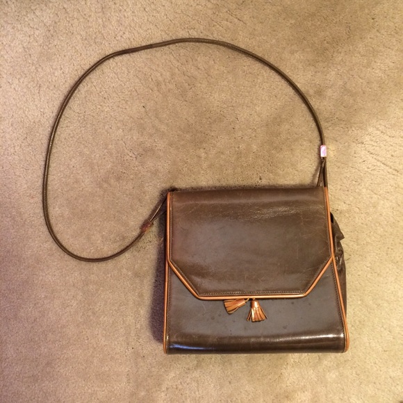 ❤️SOLD ONⓂ️❤️Olive Green Vintage Purse