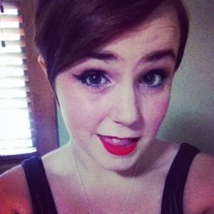 Meet your Posher, Monica