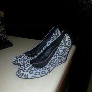 Kenneth Cole Reaction Wedges