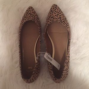 NWT Cheetah flats