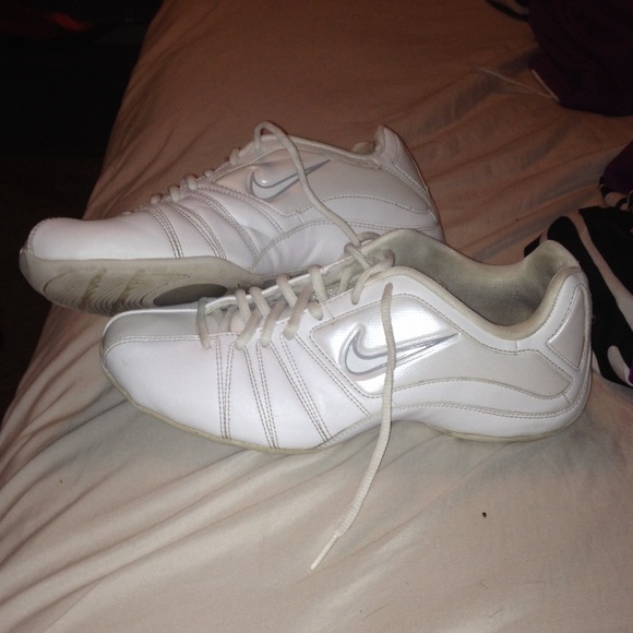 White nike cheer shoes