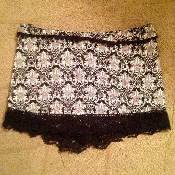 Francesca's Collection Skort
